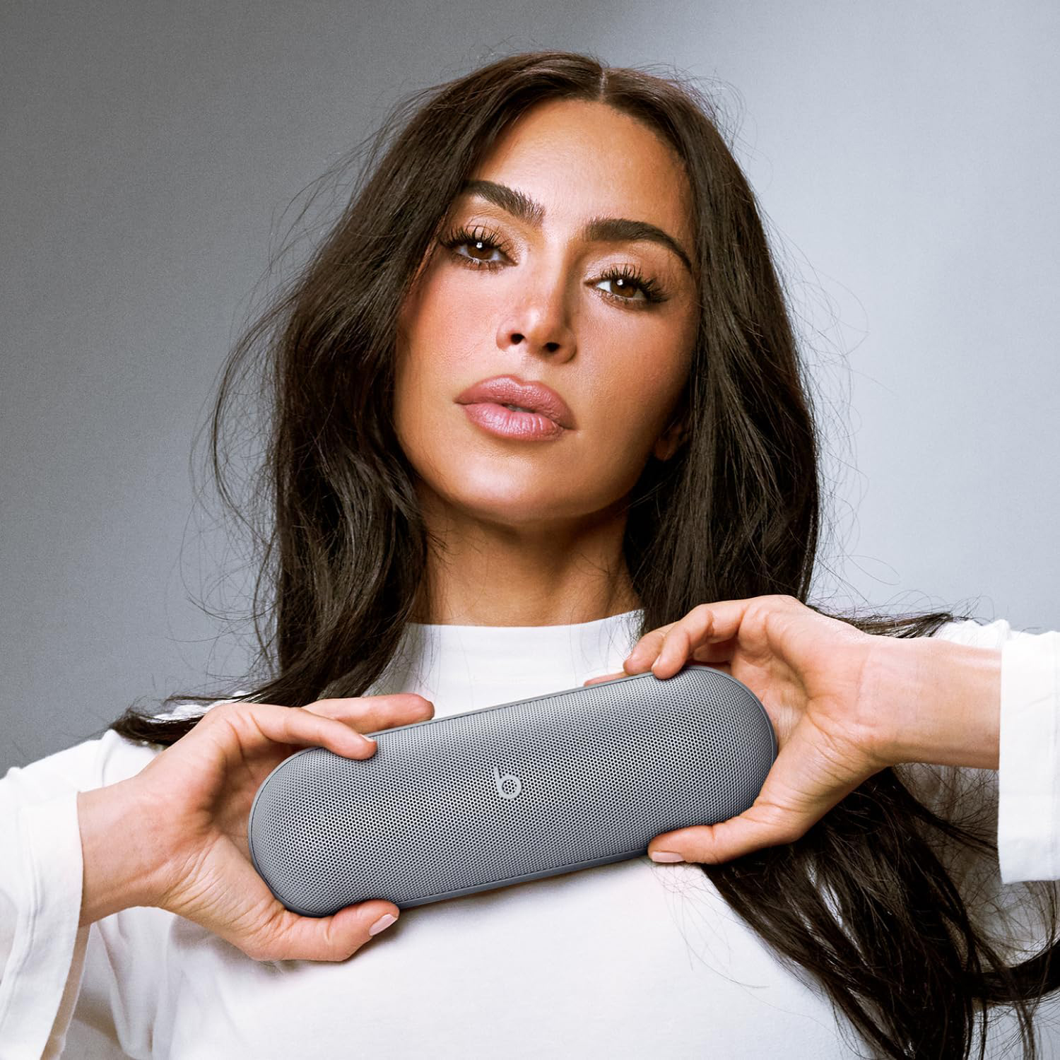 Beats Pill X Kim Kardashian Gris Oscuro